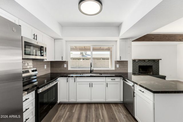 2431 W PORTOBELLO Avenue, Mesa, AZ 85202