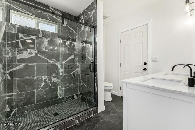 2431 W PORTOBELLO Avenue, Mesa, AZ 85202