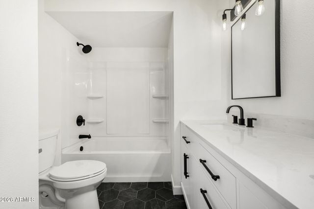 2431 W PORTOBELLO Avenue, Mesa, AZ 85202