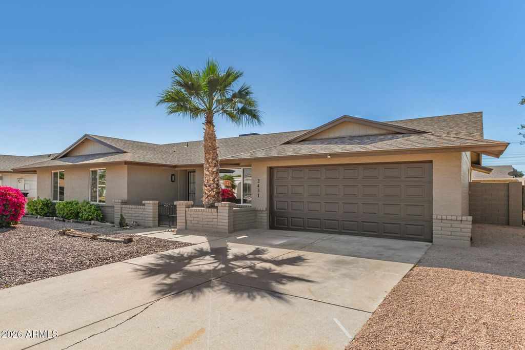 Image 3 of property listing at 2431 W PORTOBELLO Avenue, Mesa, AZ 85202