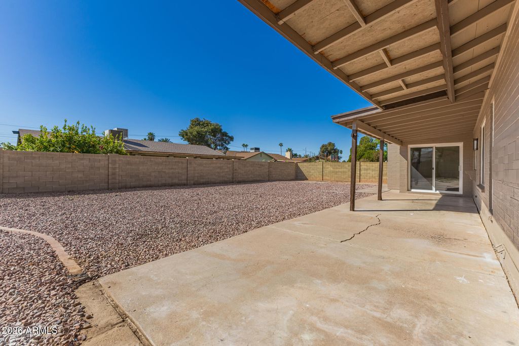 Image 38 of property listing at 2431 W PORTOBELLO Avenue, Mesa, AZ 85202