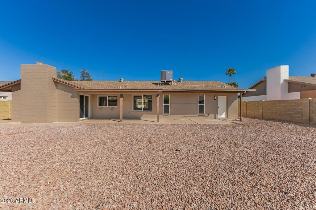 Image 39 of property listing at 2431 W PORTOBELLO Avenue, Mesa, AZ 85202
