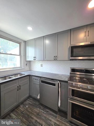 252 N 9TH ST, Darby, PA 19023