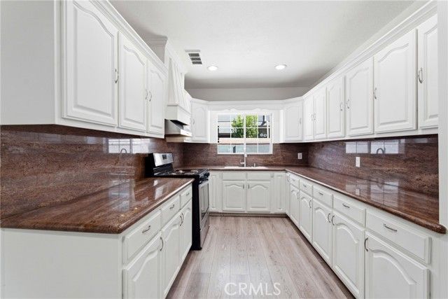 6742 Radford Avenue, North Hollywood (los Angeles), CA 91606