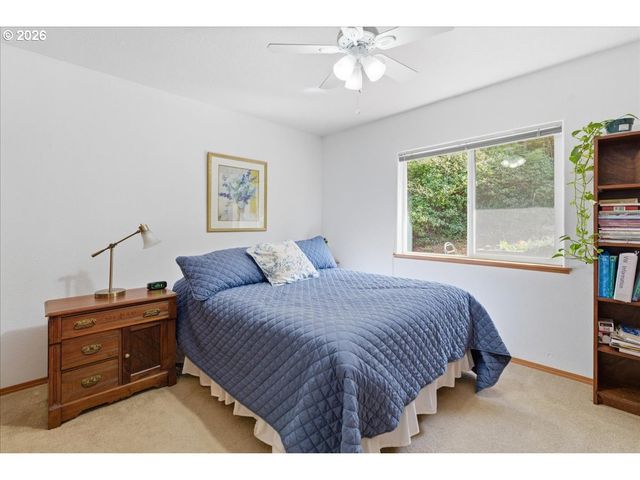142 S QUADRANT St, Rockaway Beach, OR 97136