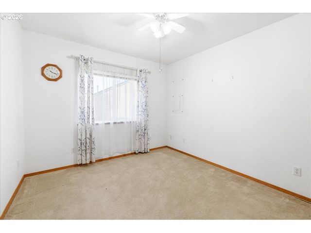 142 S QUADRANT St, Rockaway Beach, OR 97136