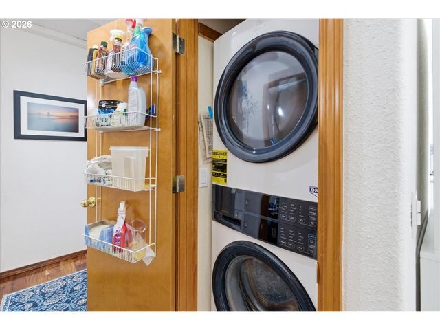 142 S QUADRANT St, Rockaway Beach, OR 97136