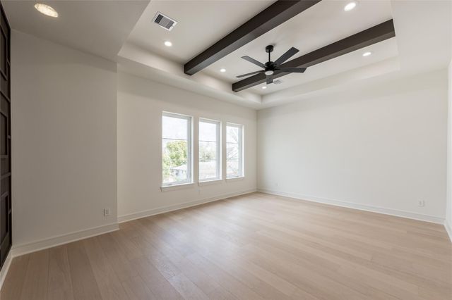 1122 E 27th St A, Houston, TX 77009