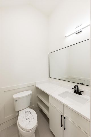 1122 E 27th St A, Houston, TX 77009