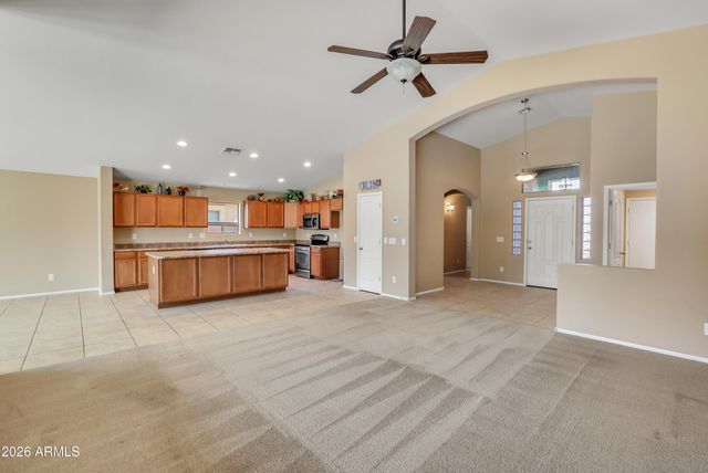 38333 N CAROLINA Avenue, San Tan Valley, AZ 85140