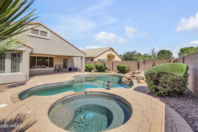 38333 N CAROLINA Avenue, San Tan Valley, AZ 85140