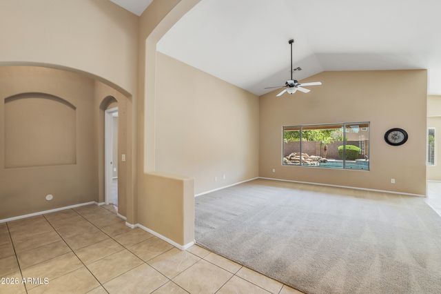 38333 N CAROLINA Avenue, San Tan Valley, AZ 85140