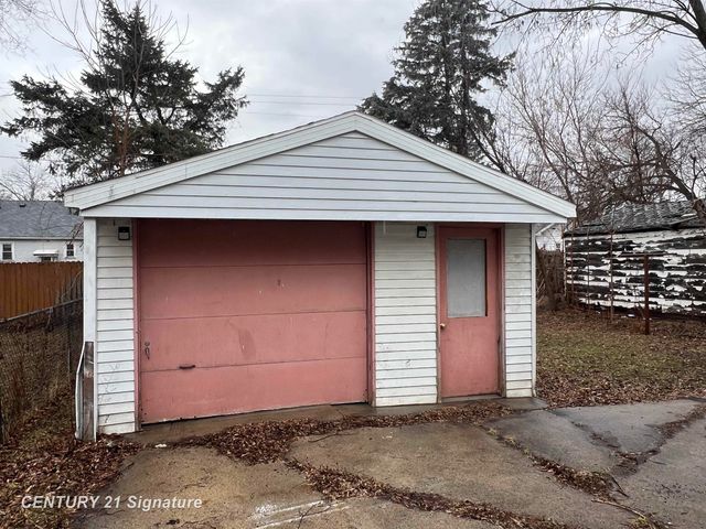 2233 S Niagara Street, Saginaw, MI 48602