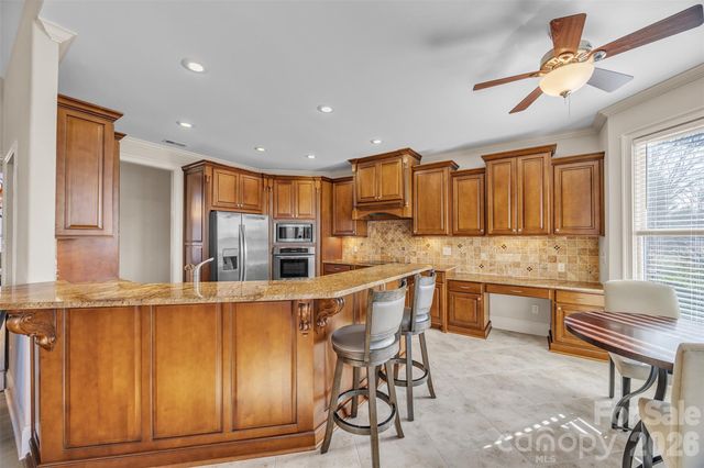 3708 Rock Bridge Drive NE, Conover, NC 28613