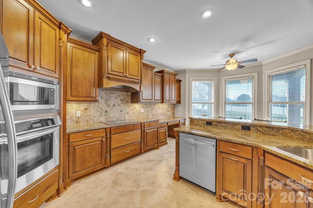3708 Rock Bridge Drive NE, Conover, NC 28613