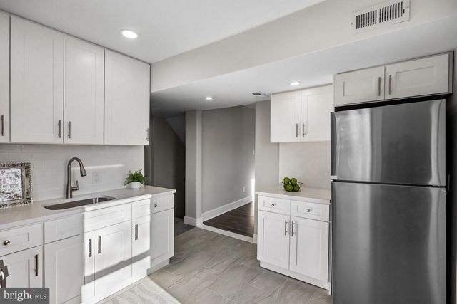 313 DELAWARE AVE, Palmyra, NJ 08065