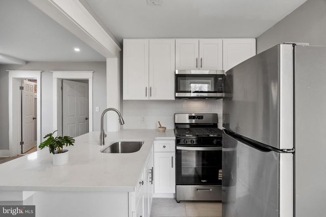 313 DELAWARE AVE, Palmyra, NJ 08065