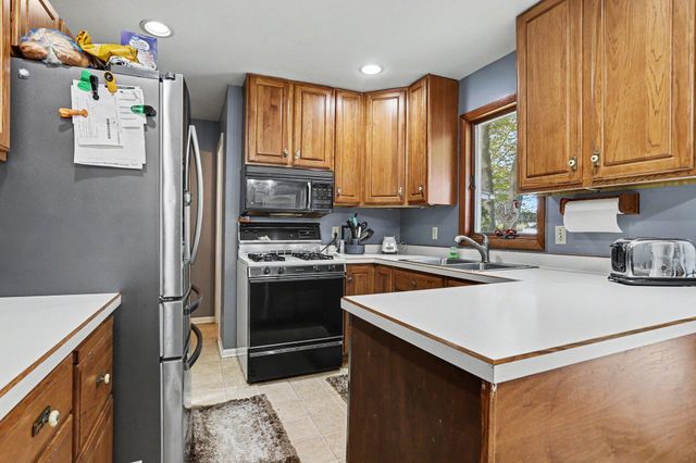 514 W Melody Avenue, Portage, MI 49024