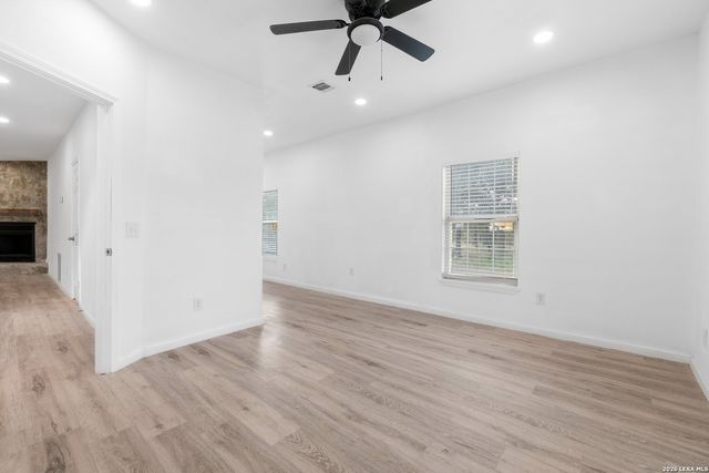 323 Lakeside, Lakehills, TX 78063