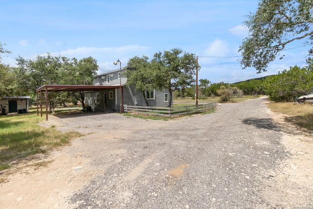 323 Lakeside, Lakehills, TX 78063