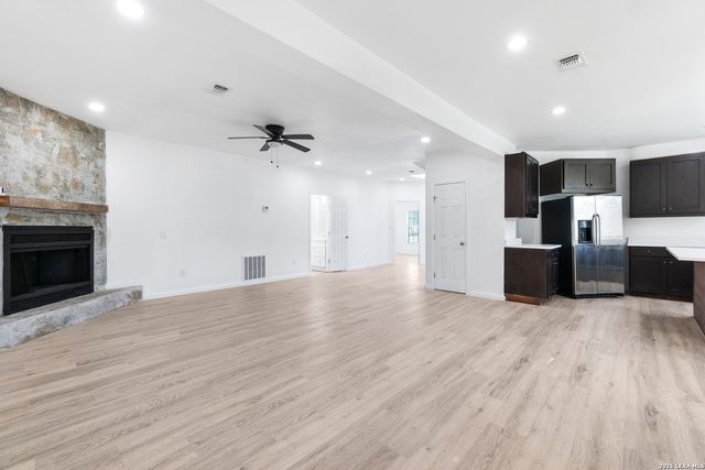 323 Lakeside, Lakehills, TX 78063