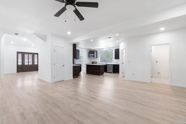 323 Lakeside, Lakehills, TX 78063