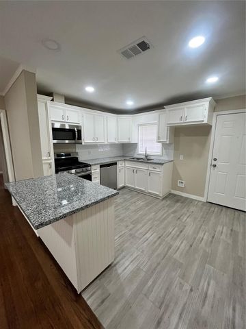 6708 Saint Augustine Street, Houston, TX 77021