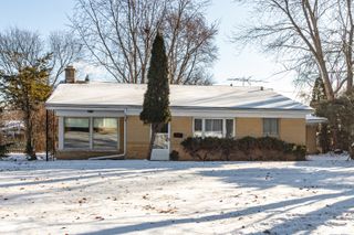 505 LINCOLN Avenue, Lake Bluff, IL 60044