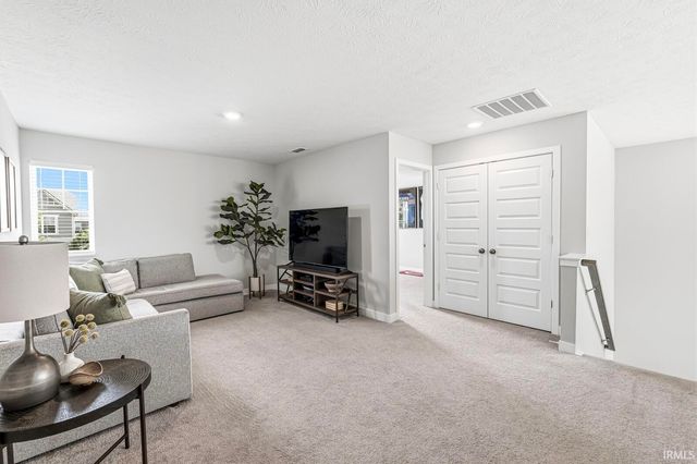 17331 Americana Xing, Noblesville, IN 46060