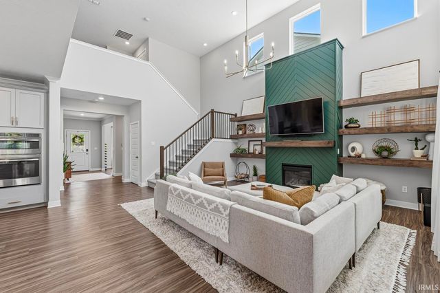 17331 Americana Xing, Noblesville, IN 46060