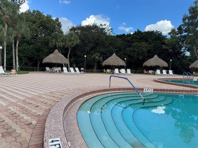 3241 Holiday Springs Boulevard 108, Margate, FL 33063