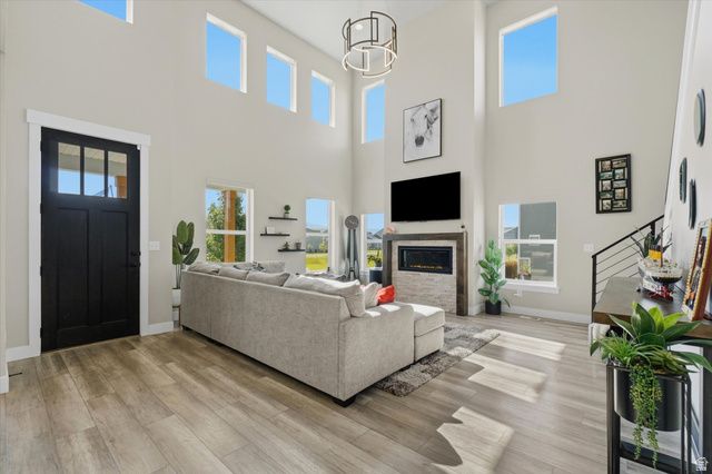 868 N 2125 W, Layton, UT 84041