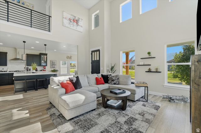 868 N 2125 W, Layton, UT 84041