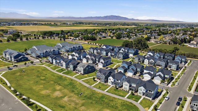 868 N 2125 W, Layton, UT 84041