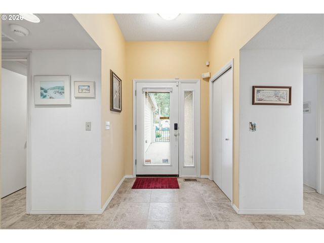 2705 Se SPYGLASS Dr, Vancouver, WA 98683