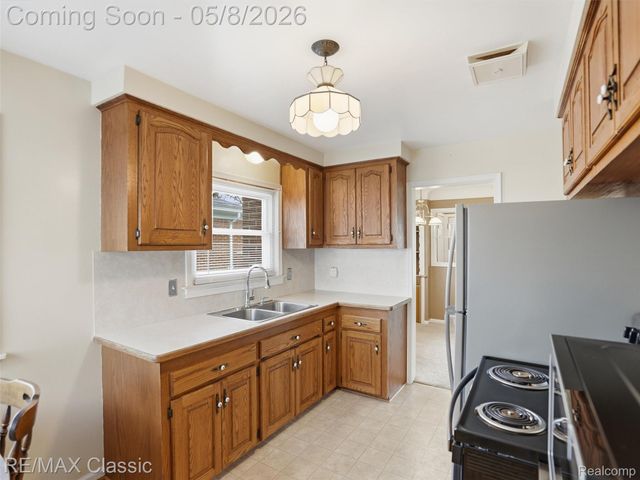 9116 Tecumseh Avenue, Redford Charter Township, MI 48239