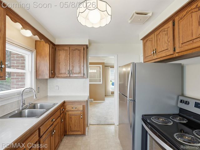 9116 Tecumseh Avenue, Redford Charter Township, MI 48239