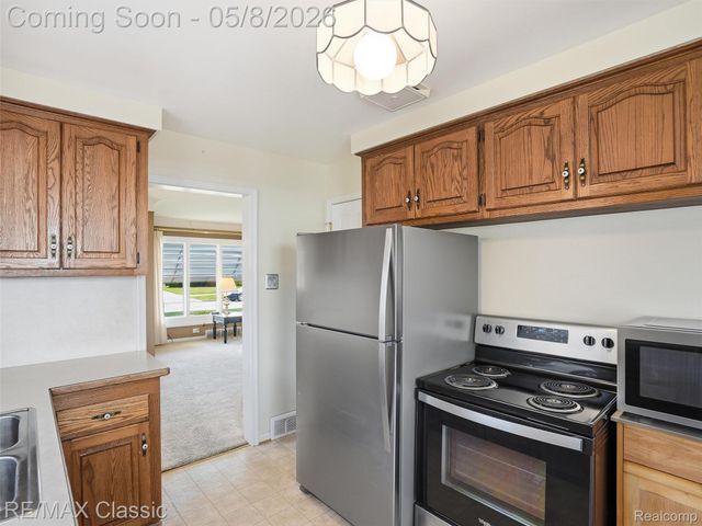 9116 Tecumseh Avenue, Redford Charter Township, MI 48239