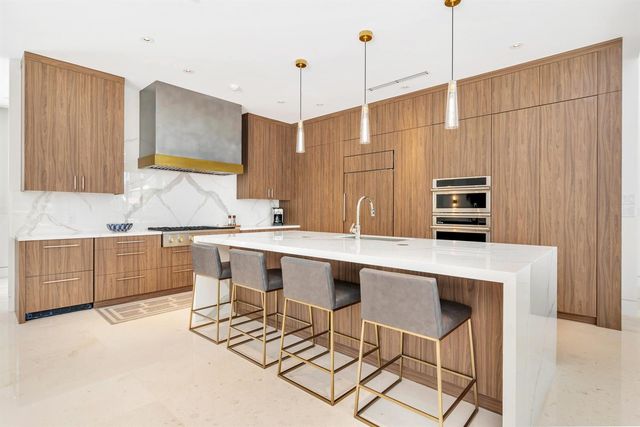 135 Churchill Road, West Palm Beach, FL 33405