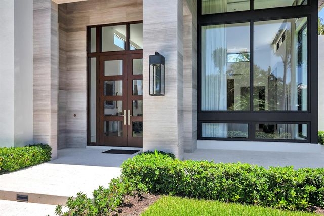135 Churchill Road, West Palm Beach, FL 33405