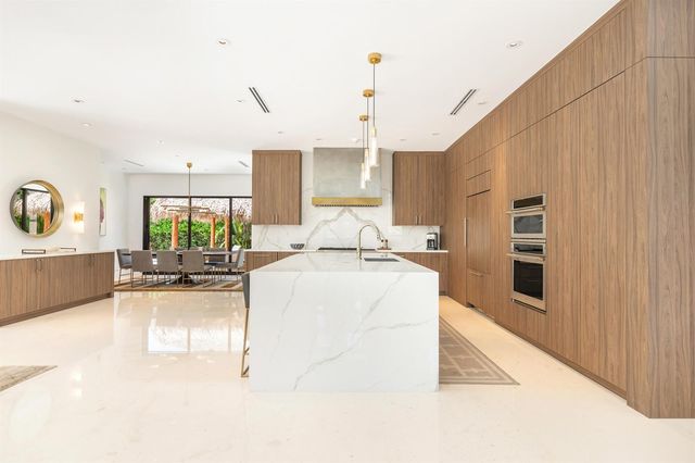 135 Churchill Road, West Palm Beach, FL 33405