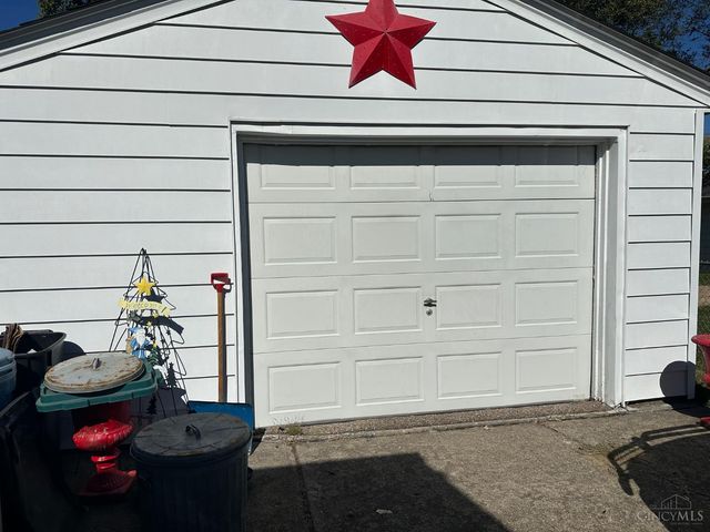 20 Flamingo Drive, St Clair Twp, OH 45013