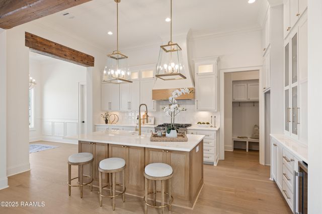 207 Barkhill Drive, Lafayette, LA 70508