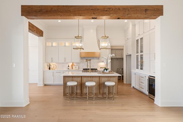 207 Barkhill Drive, Lafayette, LA 70508