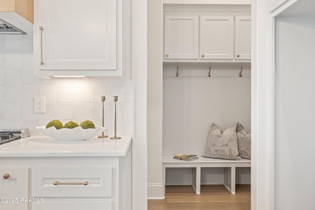 207 Barkhill Drive, Lafayette, LA 70508