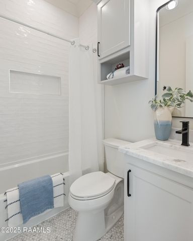 207 Barkhill Drive, Lafayette, LA 70508