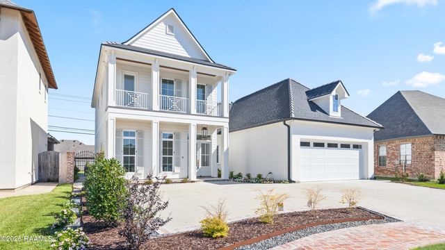 207 Barkhill Drive, Lafayette, LA 70508