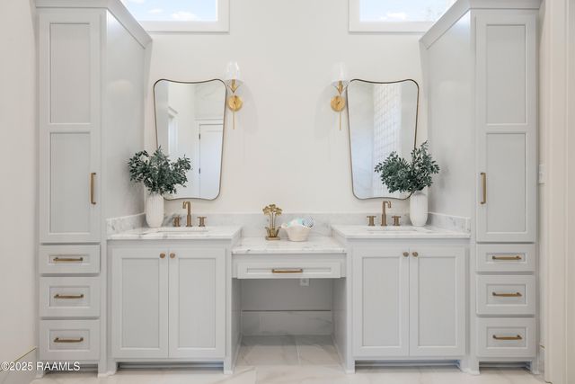 207 Barkhill Drive, Lafayette, LA 70508