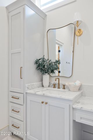 207 Barkhill Drive, Lafayette, LA 70508