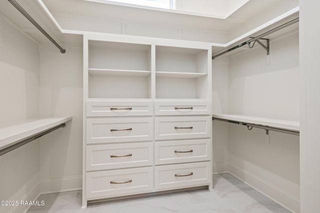 207 Barkhill Drive, Lafayette, LA 70508